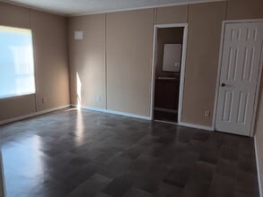 Building Photo - 14 Bonnie Cv