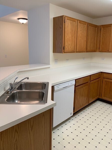 Building Photo - 17080 W Cunningham Ct