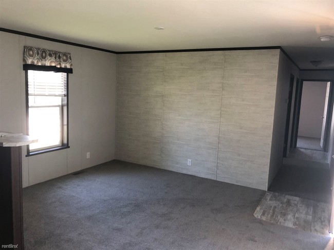Building Photo - 2257 Montdale Dr