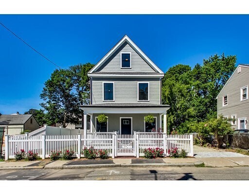 Primary Photo - 18 Plain St