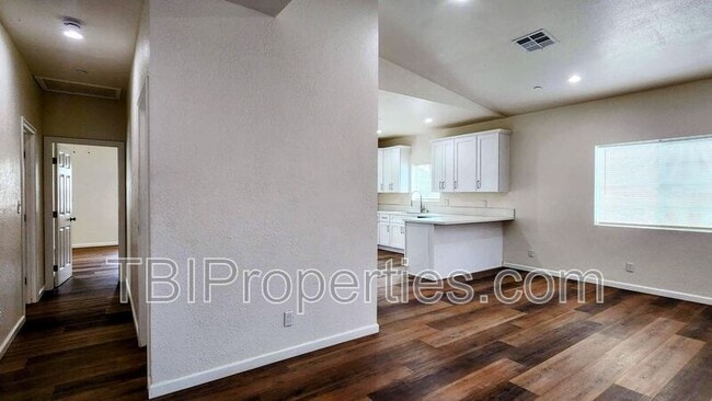 Foto del edificio - 3456 Wallace St