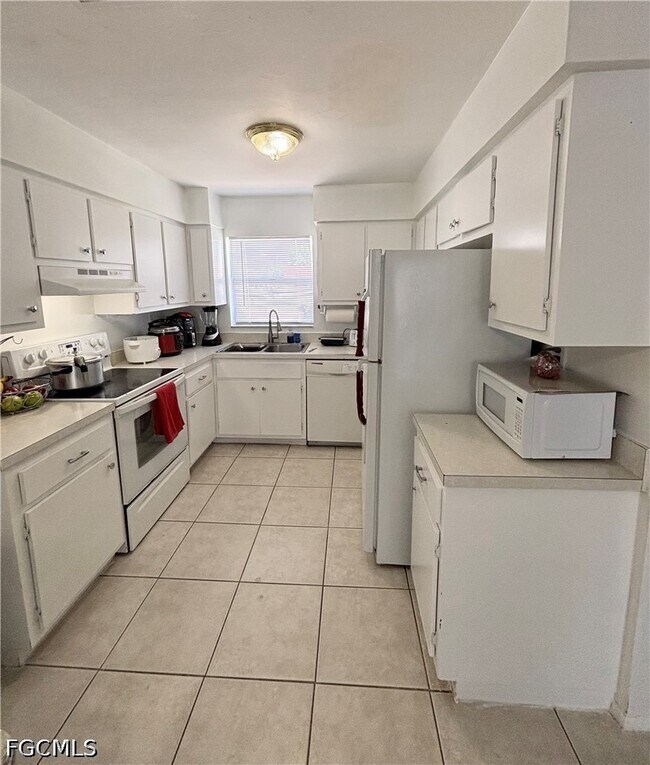 Foto del edificio - 536 SE 6th Pl