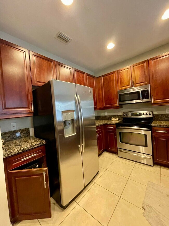 Foto del edificio - 3613 NW 5th Ter