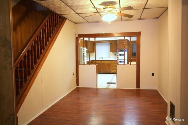 Building Photo - 113 N Clinton St