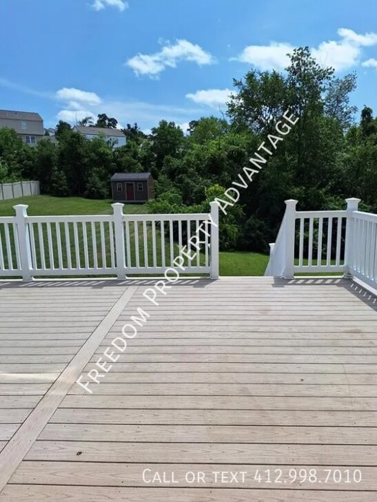 Foto del edificio - 503 Panorama Dr