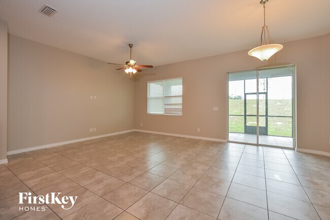 Foto del edificio - 824 Grand Hilltop Dr