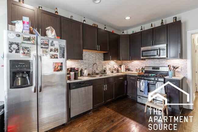 Foto del edificio - 2660 N Ashland Ave