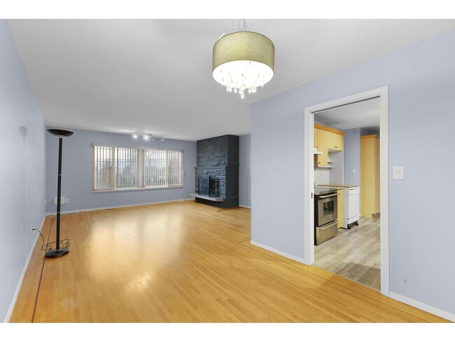 Photo du bâtiment - 13786 Grosvenor Rd