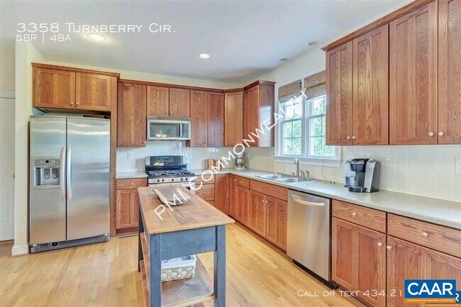 Foto del edificio - 3358 Turnberry Cir