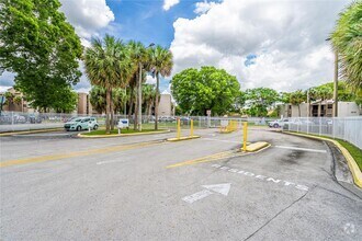 Building Photo - 3561 SW 117th Ave