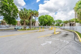Building Photo - 3561 SW 117th Ave
