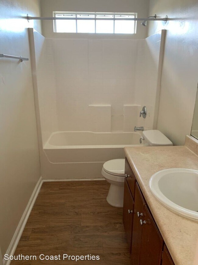 Building Photo - 4 br, 2 bath House - 5 Chadwick Court