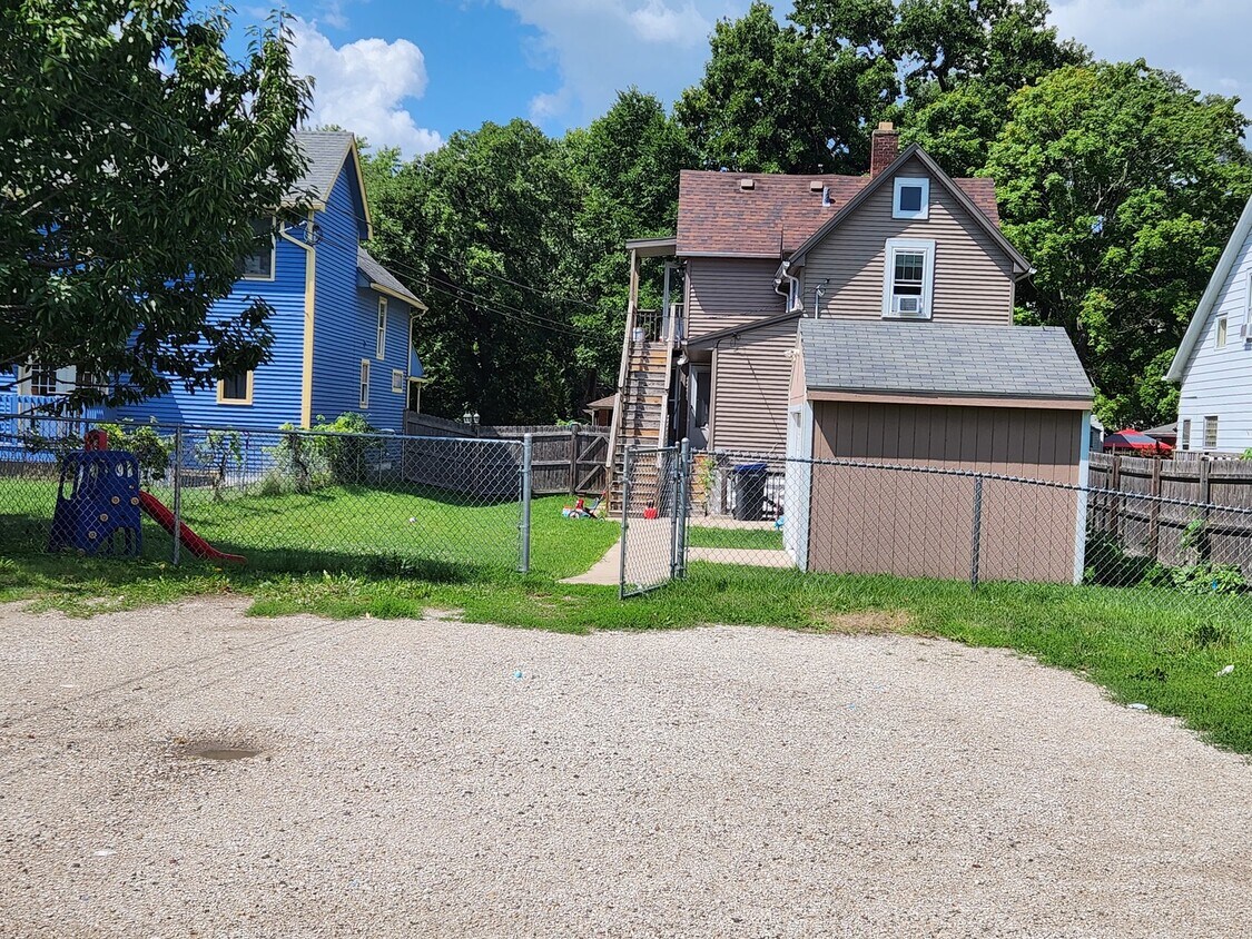 Building Photo - 2815 Ezra Ave