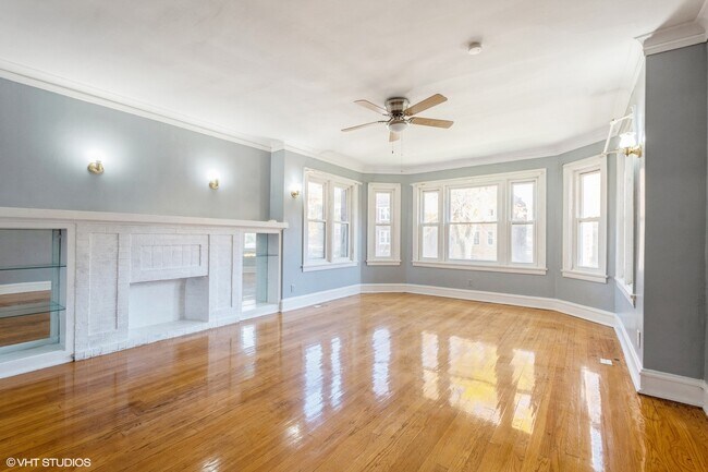 Foto del edificio - 6444 N Washtenaw Ave