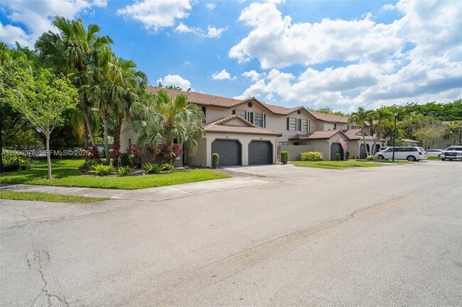 Building Photo - 9161 Vineyard Lake Dr
