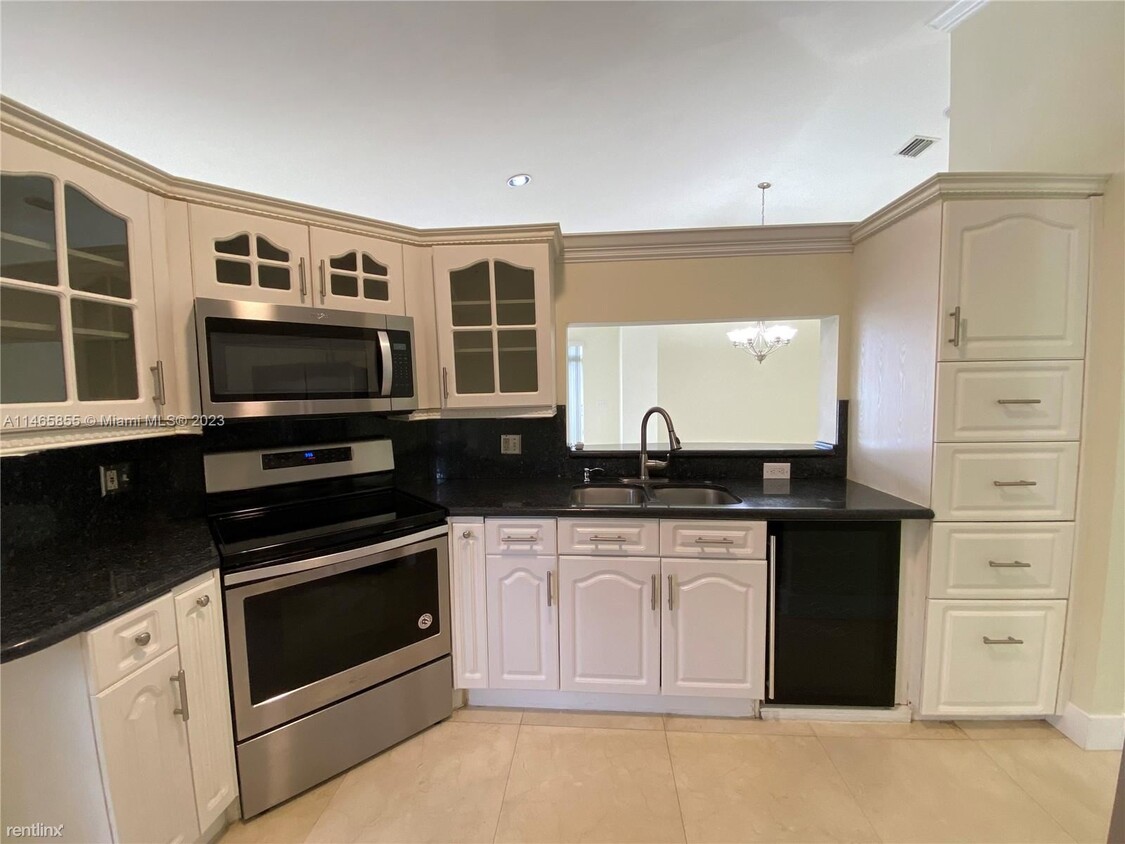 Foto principal - 3 br, 2 bath House - 16262 NW 19th St