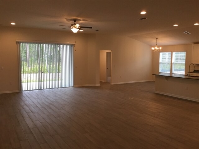 Building Photo - 297 N Hamilton Springs Rd