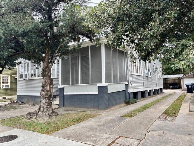 Foto del edificio - 7726 S Claiborne Ave