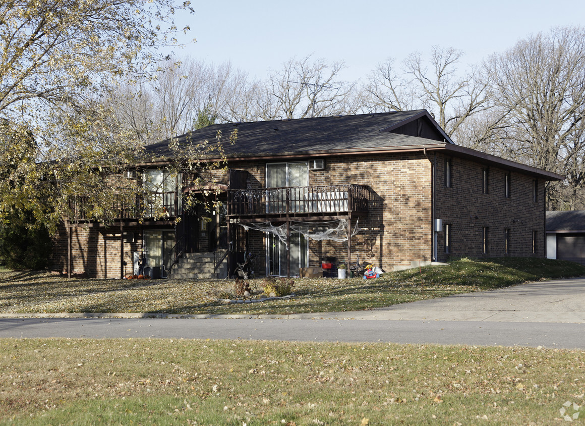 Building Photo - Westwood Oaks Apartments