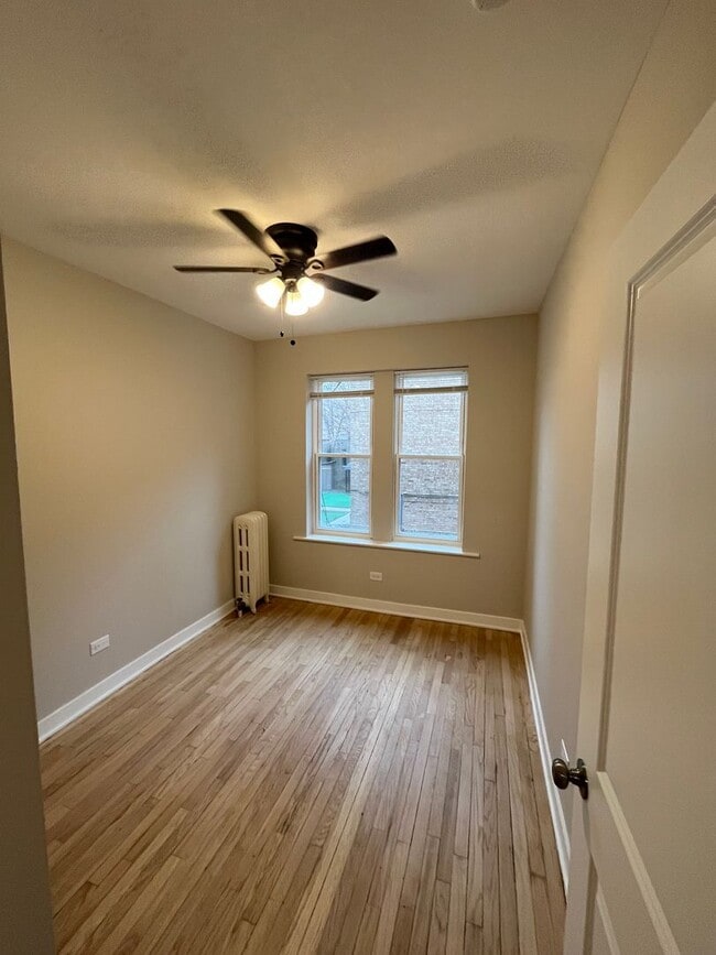 Building Photo - Mozart