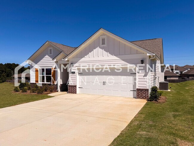 Building Photo - Southern Charm Meets Contemporary Style in Tuscaloosa!