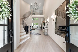 Building Photo - 2118 Bennet Ct