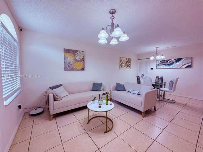Foto del edificio - 8431 NW 188th Terrace
