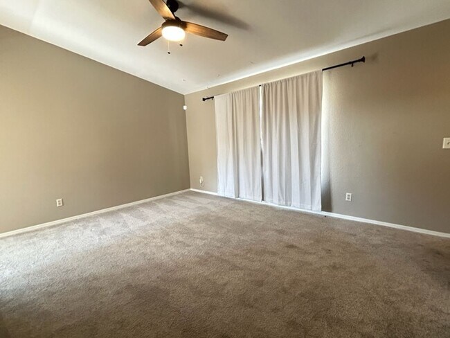 Foto del edificio - Georgeous 2 Bedroom / 2 Bath