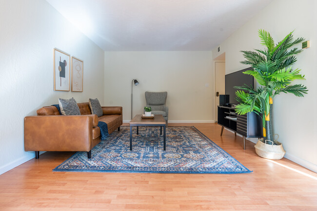 Building Photo - 181 Del Medio Ave