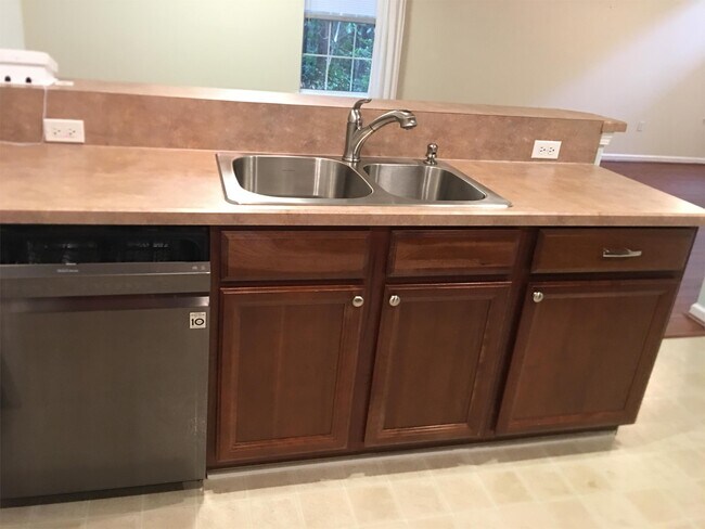 Building Photo - 1146 Island Club Dr