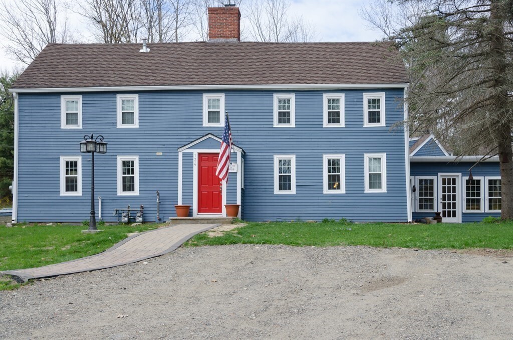 Primary Photo - 134 King St