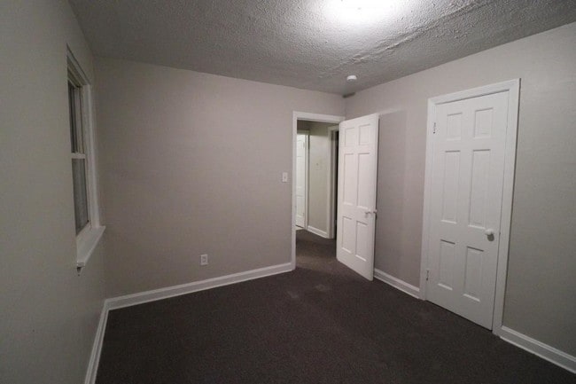 Building Photo - 4241 Rocky River Drive #10