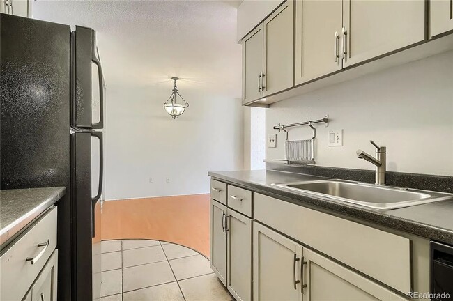 Foto del edificio - 4110 Hale Pkwy