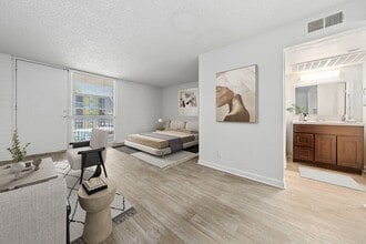 Building Photo - Crosstown Phoenix