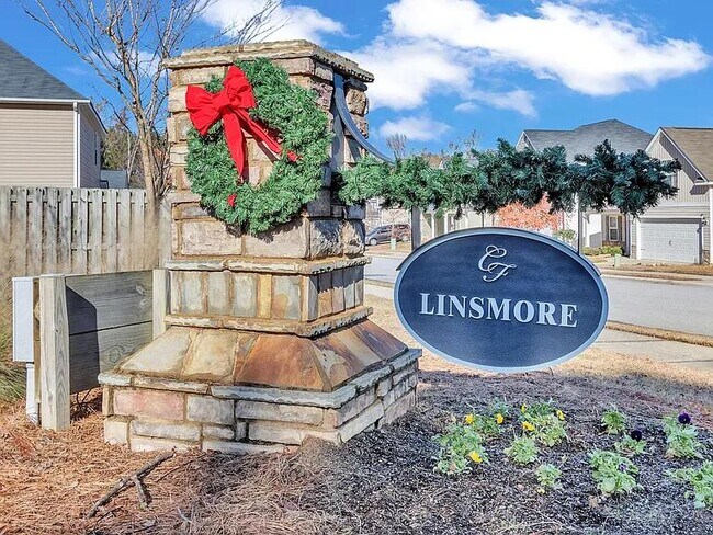 Foto del edificio - 214 Linsmore Ave