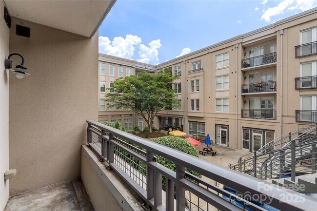Foto del edificio - 1315 East Blvd