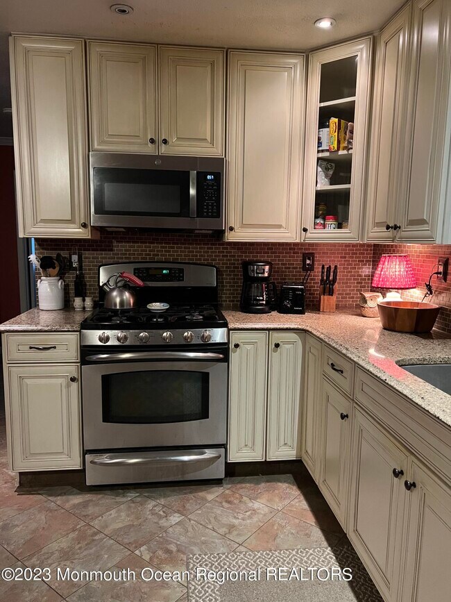 Foto del edificio - 607 Washington St