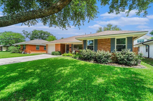 Foto del edificio - 2306 Cheshire Ln