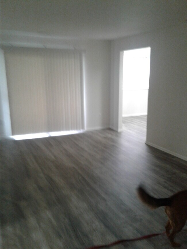 Sala de estar - 1000 Spring Gate Rd