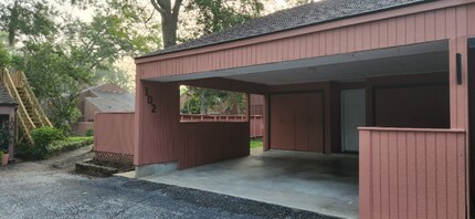 Building Photo - 102 St James Pl