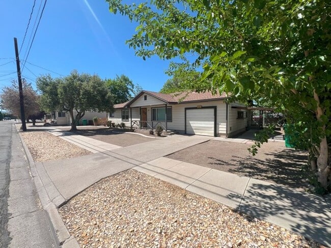 Building Photo -  Refreshed Three Bedroom Central Sparks...
