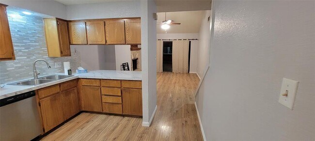 Building Photo - 118 Verna Spur