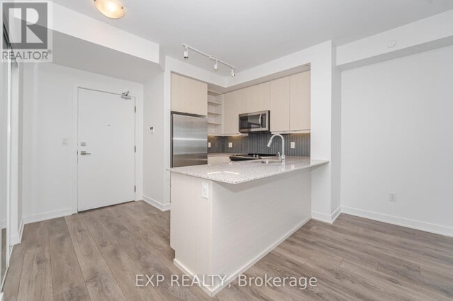 Photo du bâtiment - 4633 Glen Erin Dr