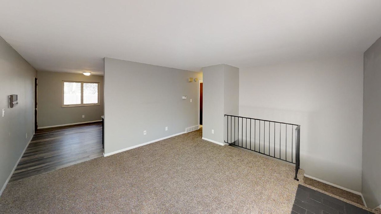 Primary Photo - 1307 Holland Park Blvd