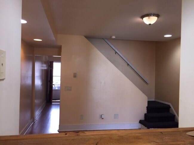 Foto del edificio - 2 bed 1 bath