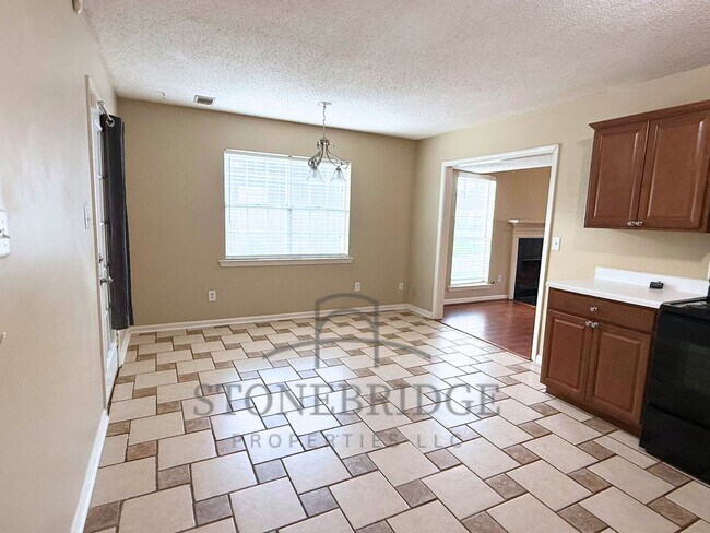 Foto del edificio - Spacious 3 bed, 2 bath with loft