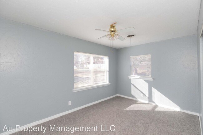 Foto del edificio - 3 br, 1 bath House - 2808 ROYAL RD