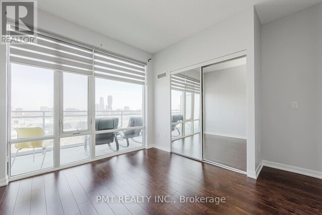 Building Photo - 360 Square One Dr
