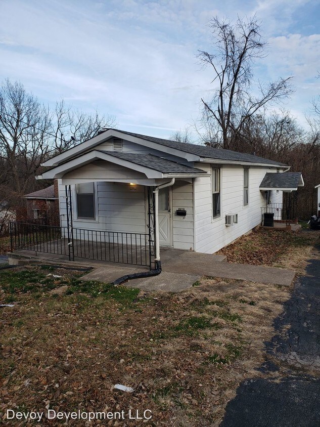 Foto principal - 2 br, 1.5 bath House - 10020 Stimson Dr.