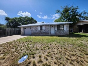 Building Photo - 907 Barry Dr